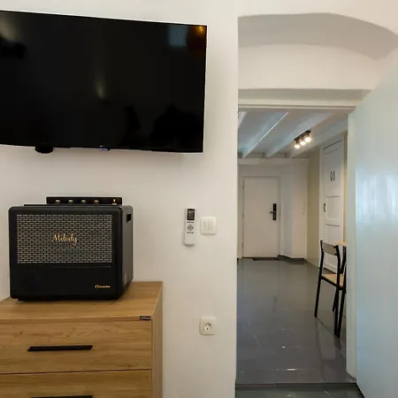 Loft Kaves Pool & Bar