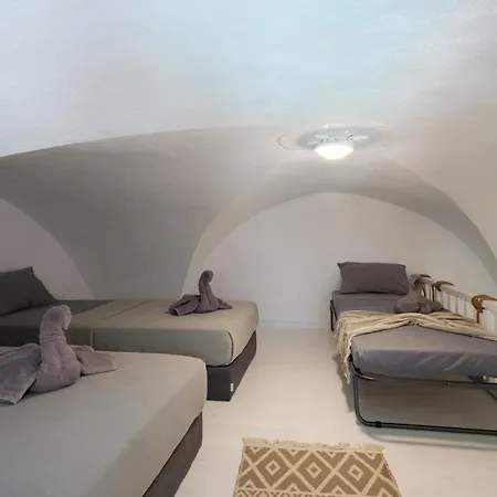 Loft Kaves Pool & Bar Pýrgos