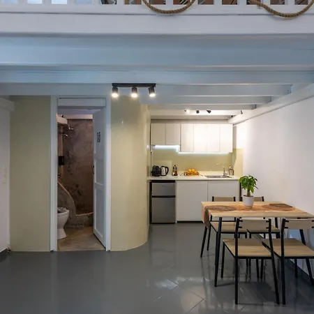 شقة Loft Kaves Pool & Bar Pýrgos