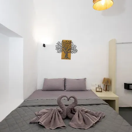 Loft Kaves Pool & Bar *
